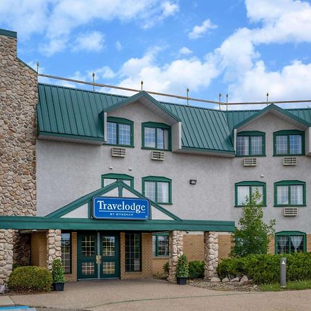 Travelodge By Wyndham Lacombe Buitenkant foto