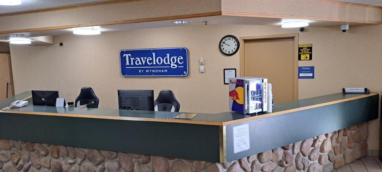 Travelodge By Wyndham Lacombe Buitenkant foto