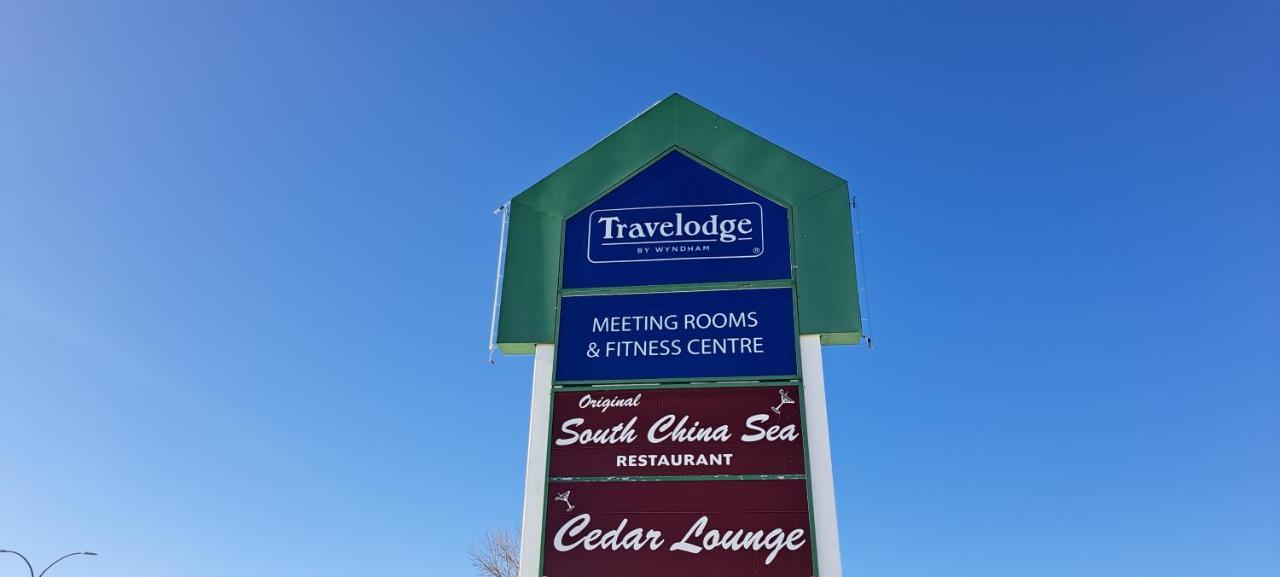 Travelodge By Wyndham Lacombe Buitenkant foto