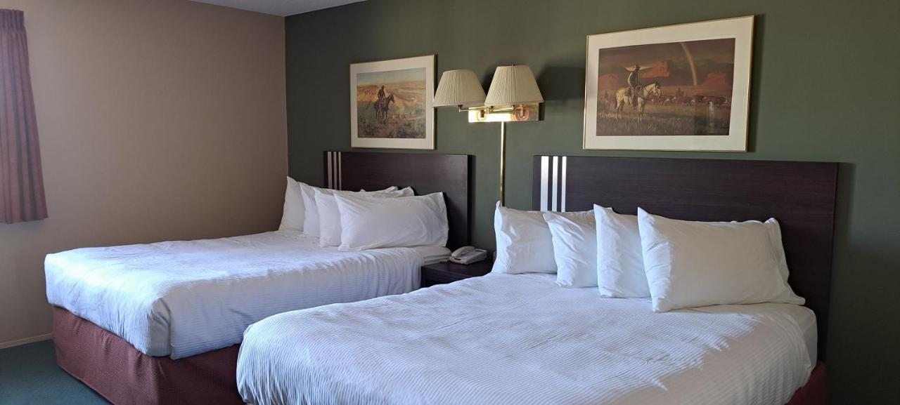 Travelodge By Wyndham Lacombe Buitenkant foto