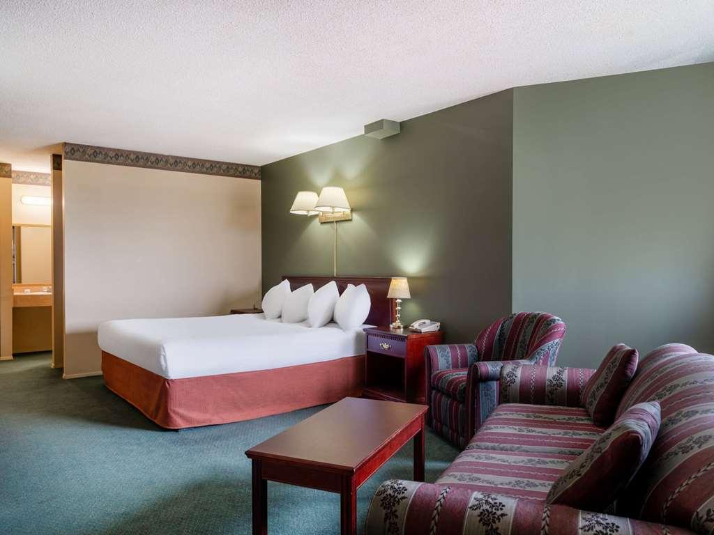 Travelodge By Wyndham Lacombe Kamer foto