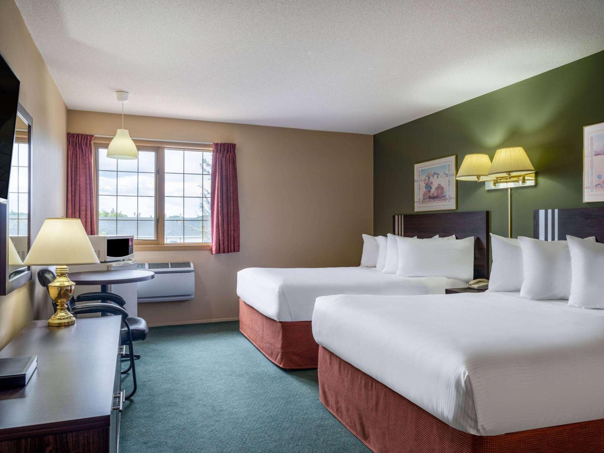 Travelodge By Wyndham Lacombe Buitenkant foto