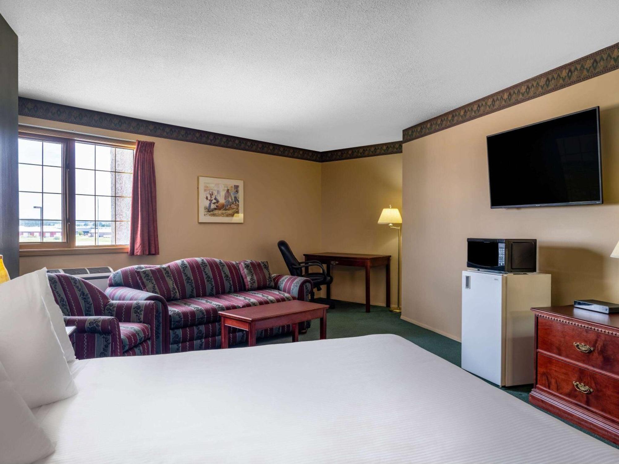 Travelodge By Wyndham Lacombe Buitenkant foto