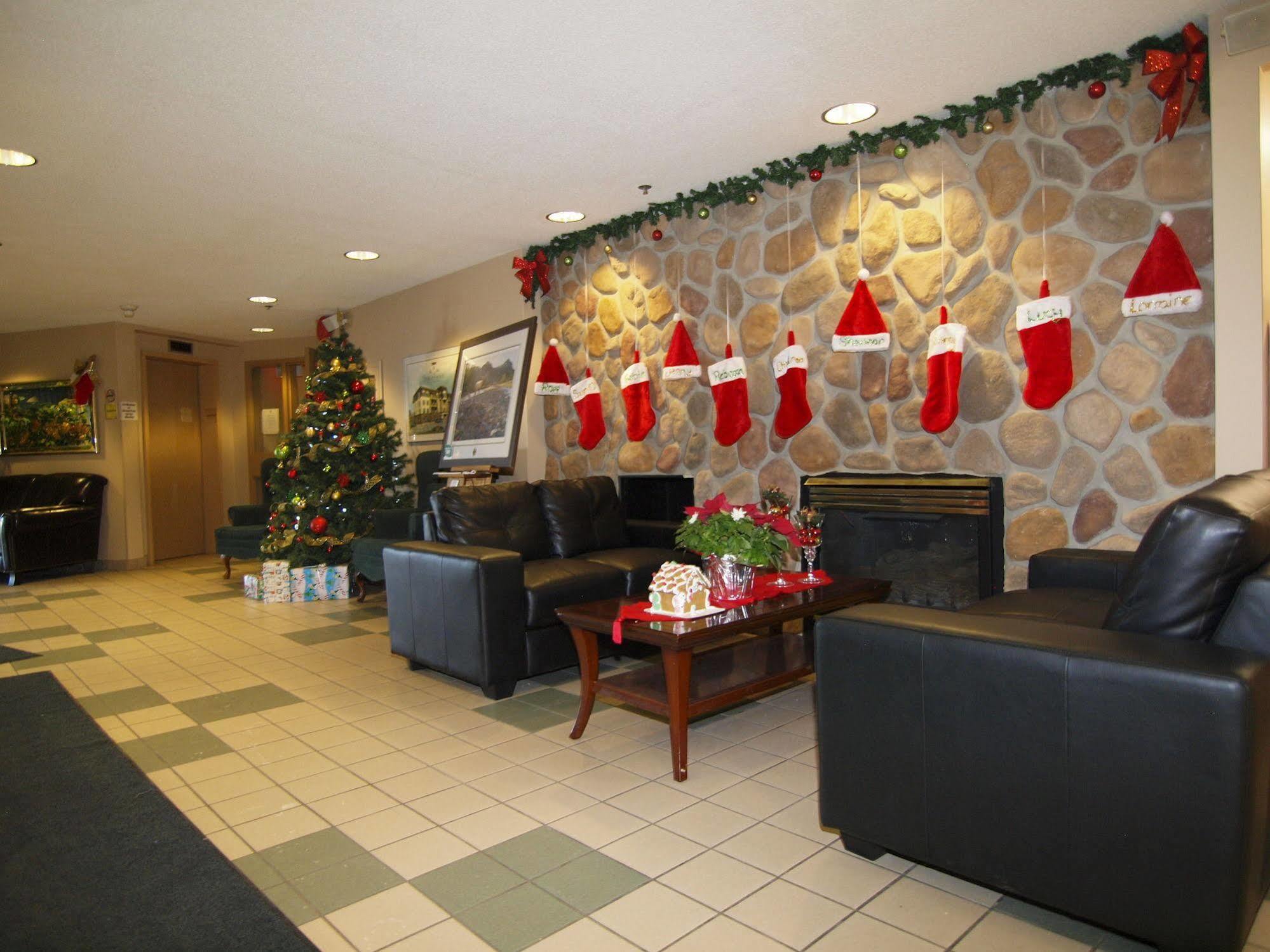 Travelodge By Wyndham Lacombe Buitenkant foto