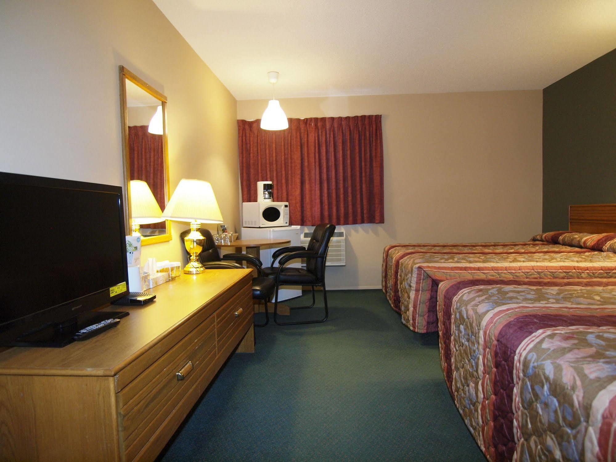 Travelodge By Wyndham Lacombe Buitenkant foto